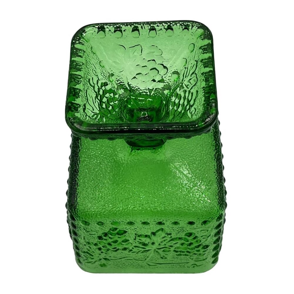 Vintage Green Depression Glass Goblet With Embossed Grape & Vine Pattern 5 1/2" - Picture 4 of 9